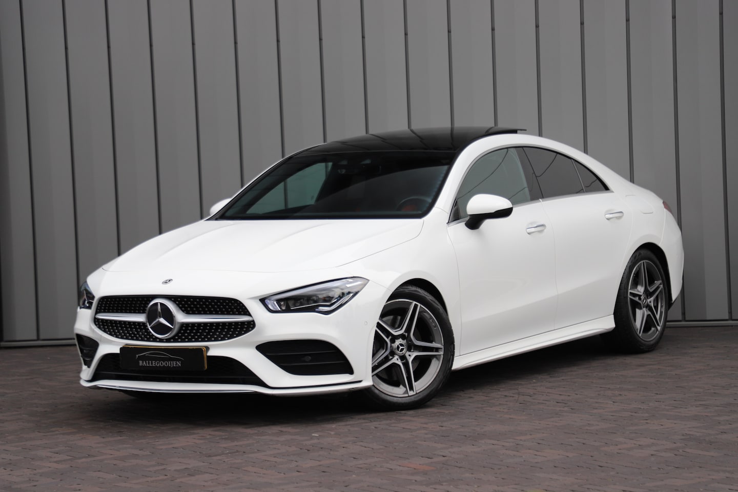 Mercedes-Benz CLA-Klasse - 200 AMG | 163PK | Sfeerverlichting | Keyles-go | Multibeam | Memory | Pano | Leder | Stoel - AutoWereld.nl