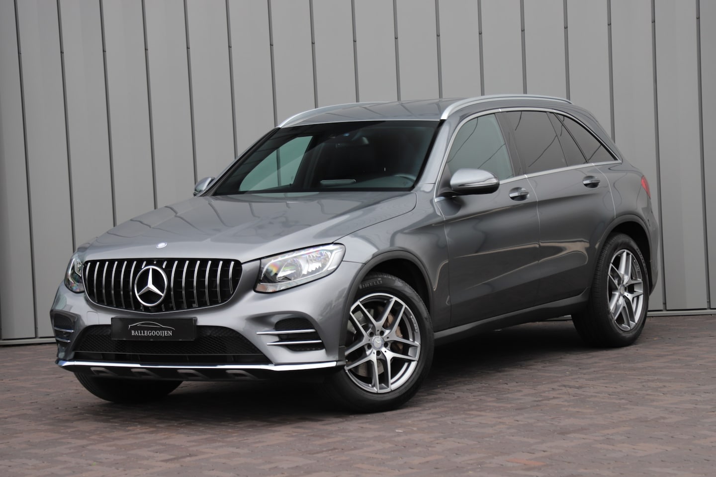 Mercedes-Benz GLC-klasse - 250 AMG 4-Matic | 211PK | Memory | Comand | Stoelverwarming | Camera | Trekhaak | Cruise-c - AutoWereld.nl
