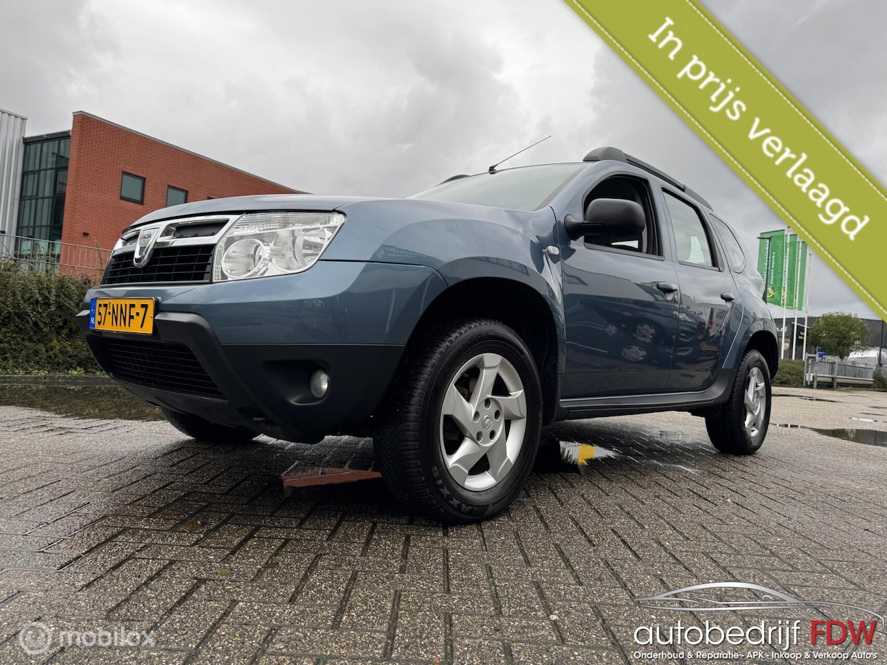 Dacia Duster - 1.6 Lauréat 2wd/TREKHAAK/AIRCO/ELEKTR.RAMEN/NAP - AutoWereld.nl