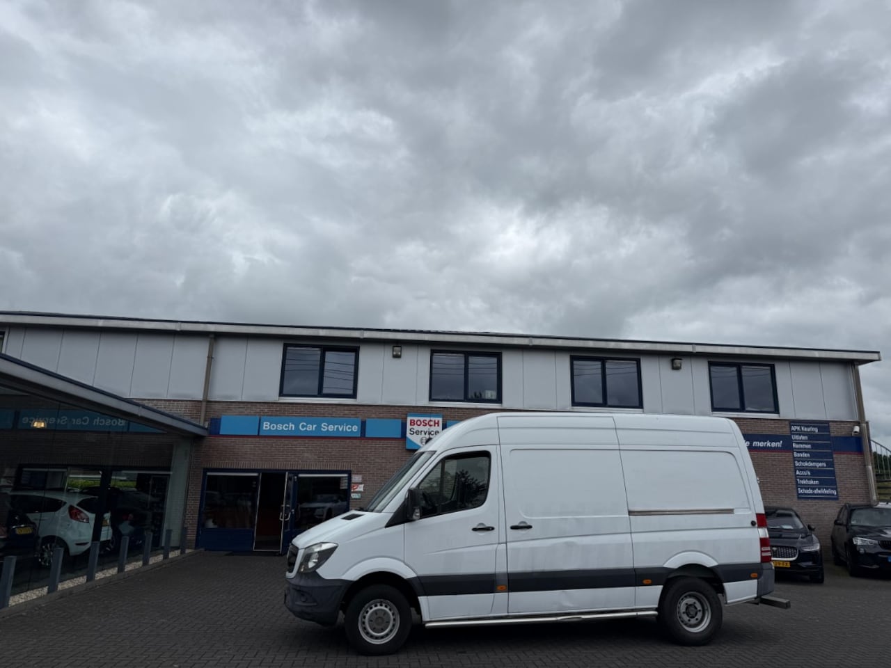 Mercedes-Benz Sprinter - 413 CDI Aut 95kw | L2H3 Professional | Airco - AutoWereld.nl