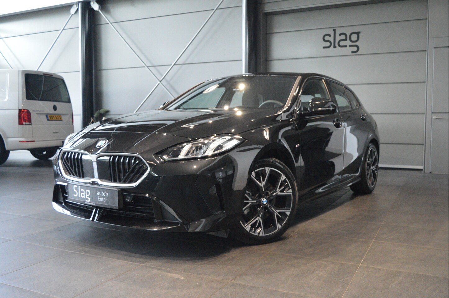 BMW 1-serie - 120 M Sport navi camera led cruise 18 inch nieuw model !! - AutoWereld.nl