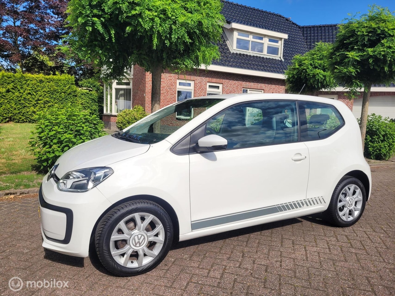 Volkswagen Up! - 1.0 BMT take up! 1.0 BMT take up!,airco,lm - AutoWereld.nl
