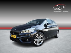 BMW 2-serie Active Tourer - 220i Sport trekhaak / pdc / leder / HUD