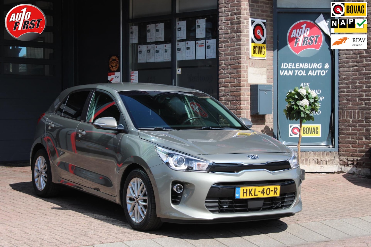Kia Rio - 1.4 DynamicLine // Apple/Android auto // Automaat // Stuur/stoel verwarming - AutoWereld.nl