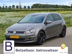 Volkswagen Golf - 1.0 TSI Connected Series /Clima/Navi/Camera/Cruise/18"/Trekh/NL/