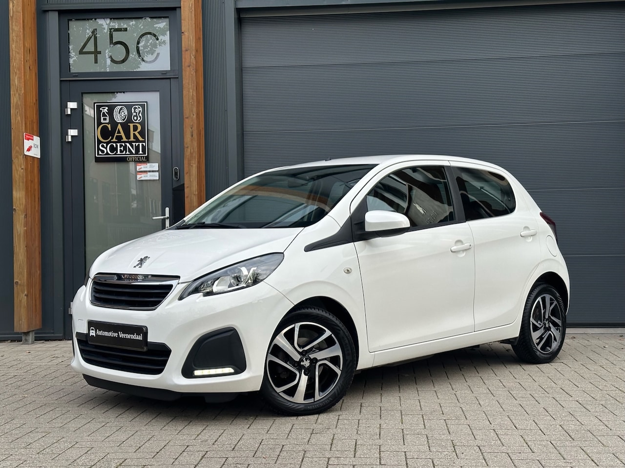 Peugeot 108 - 1.0 e-VTi Active 1.0 e-VTi Active 5-DRS, Airco, LM Velgen - AutoWereld.nl