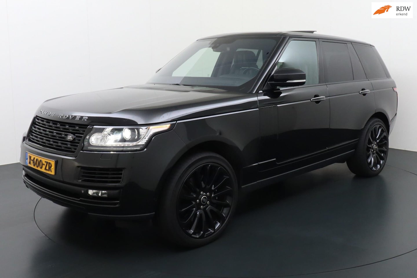 Land Rover Range Rover - 5.0 V8 Autobiography Black supercharged, massage, softclose, tv's, 22 inch - AutoWereld.nl