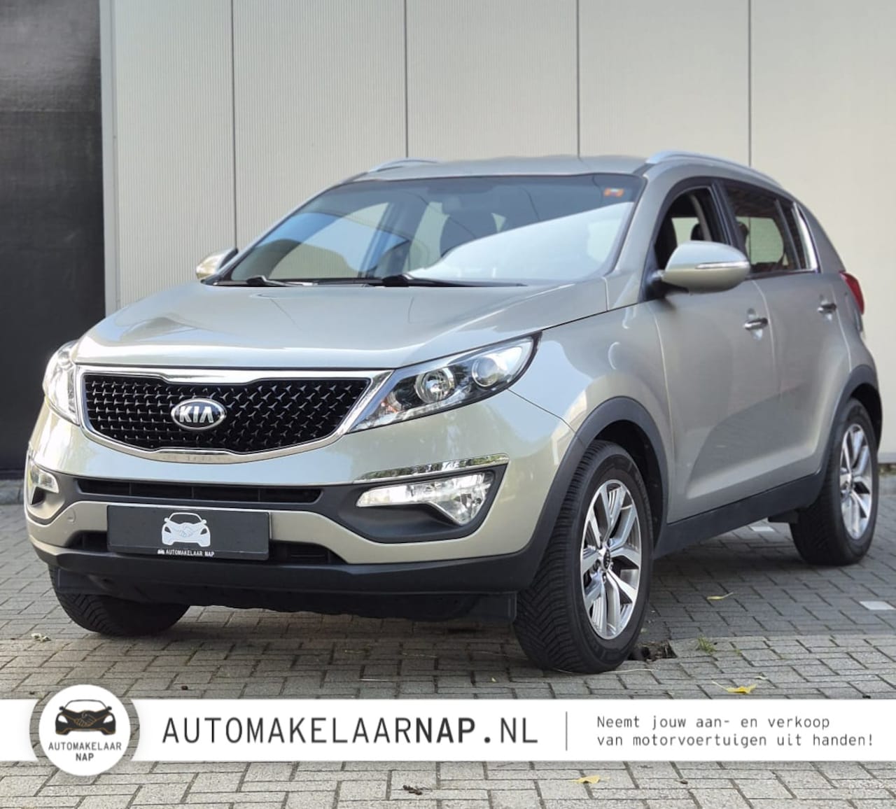 Kia Sportage - 1.6 GDI BusinessLine + Onderhoudsbeurt + Nieuwe APK / Trekhaak / Navigatiesysteem / Camera - AutoWereld.nl