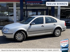 Volkswagen Bora - 1.6 Trendline / Export & Handel / APK tot November / Werkende Airco / Trekhaak / ENZ