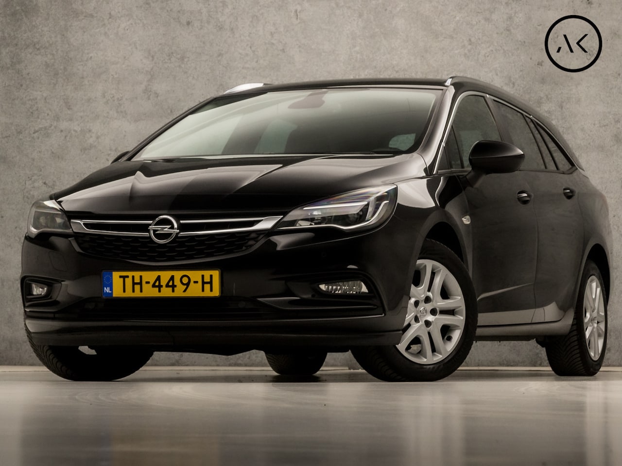 Opel Astra Sports Tourer - 1.0 Online Edition (APPLE CARPLAY, NAVIGATIE, TREKHAAK, GETINT GLAS, CHROOM PAKKET, XENON, - AutoWereld.nl