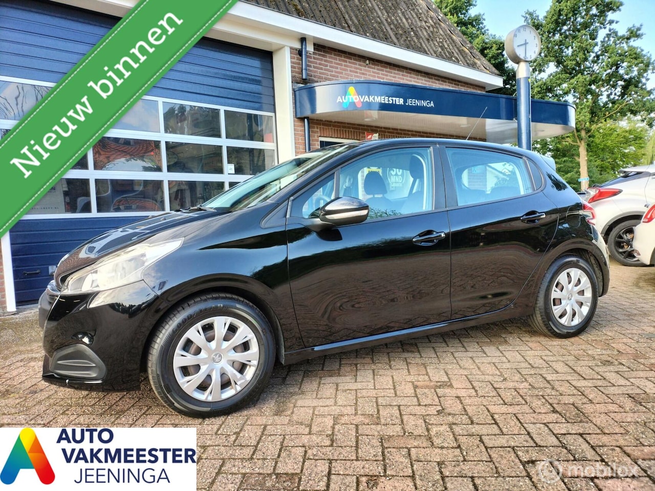 Peugeot 208 - 1.2 PureTech Active Navigatie - AutoWereld.nl