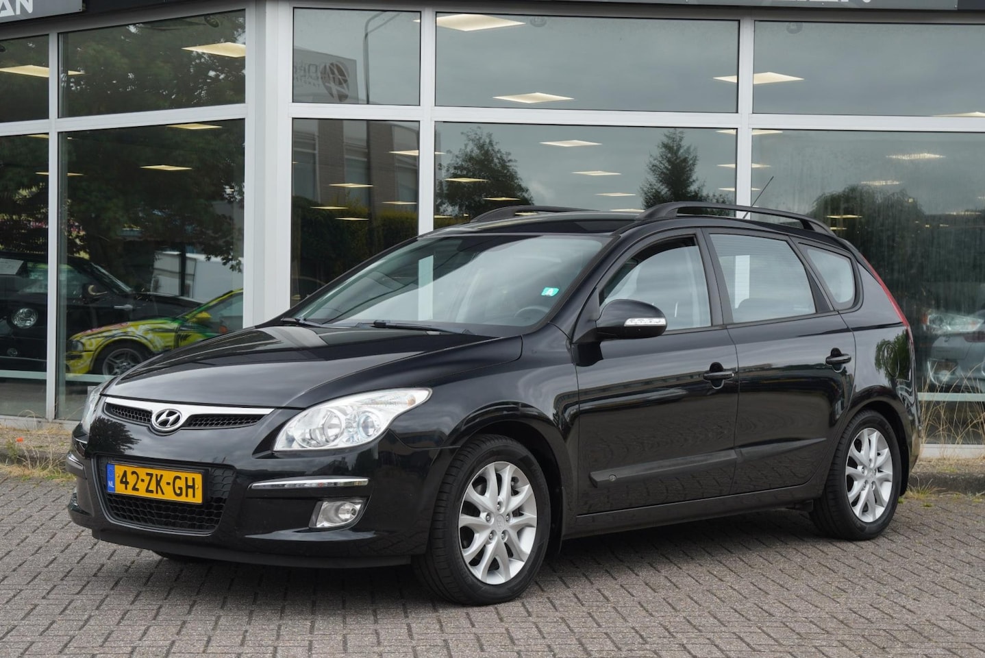 Hyundai i30 CW - 1.6i Style LEDER TREKHAAK CLIMA LM VELGEN APK NIEUW! - AutoWereld.nl