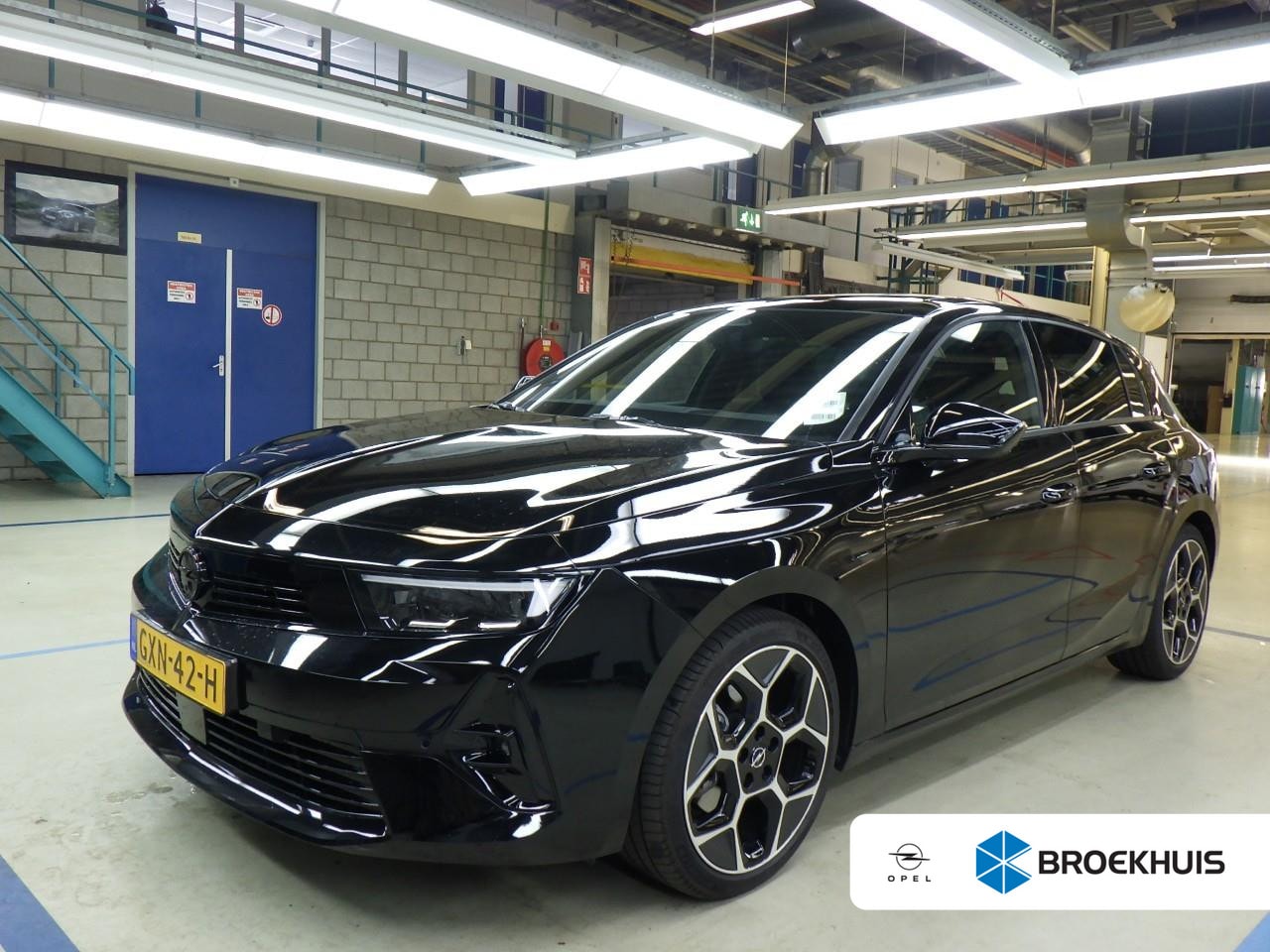Opel Astra - 1.2 TURBO 130PK HYBRID ULTIMATE AUTOMAAT | Alcantara bekleding | Apple Carplay/Android Aut - AutoWereld.nl