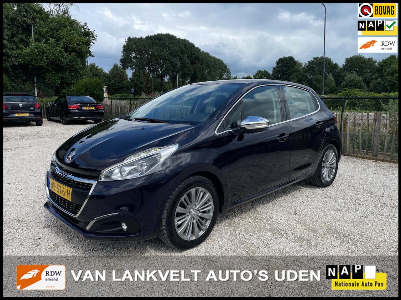 Peugeot 208 - 1.2 110pk Allure Automaat Apple Carplay, Navigatie, Climate. - AutoWereld.nl