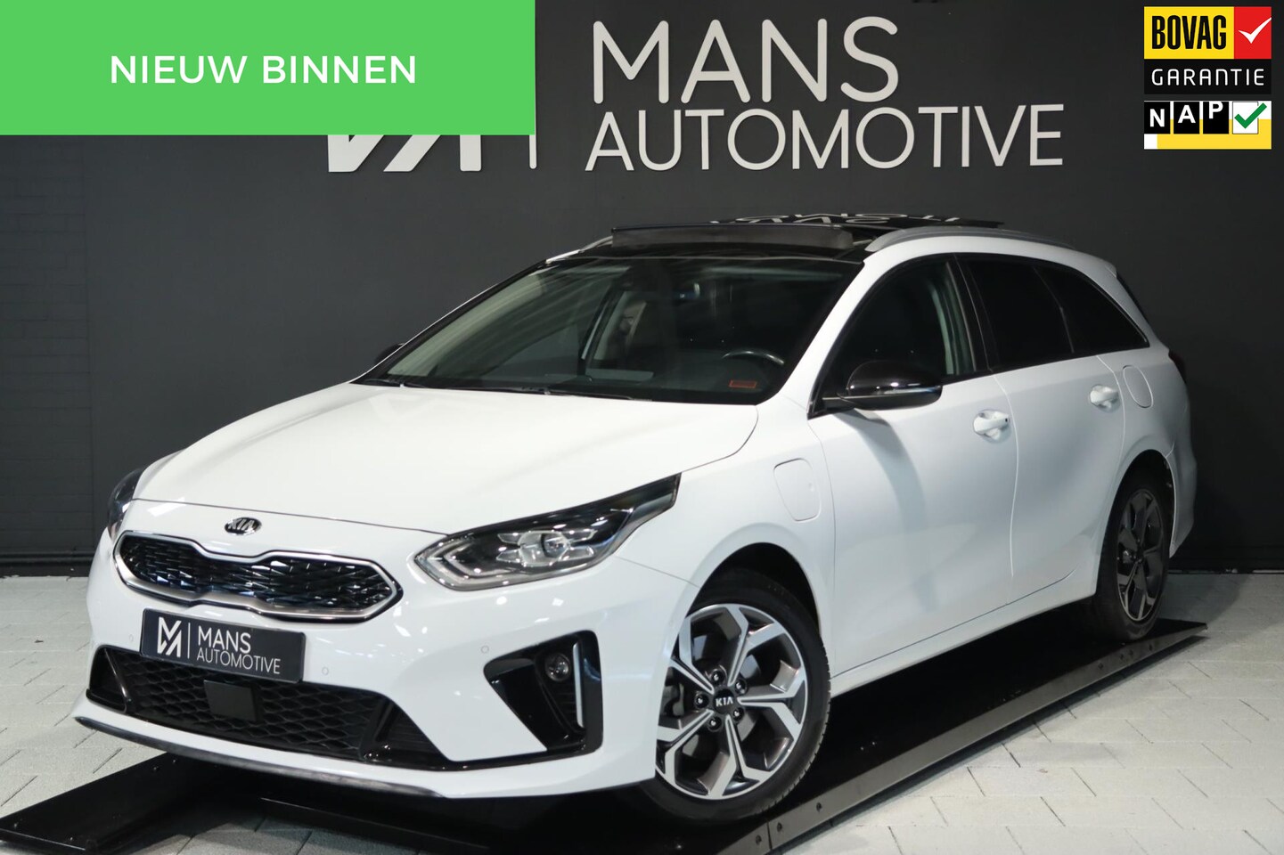Kia Cee'd Sportswagon - Ceed 1.6 GDI PHEV ExecutiveLine / PANODAK / KEYLESS / DODEHOEK / CAMERA - AutoWereld.nl
