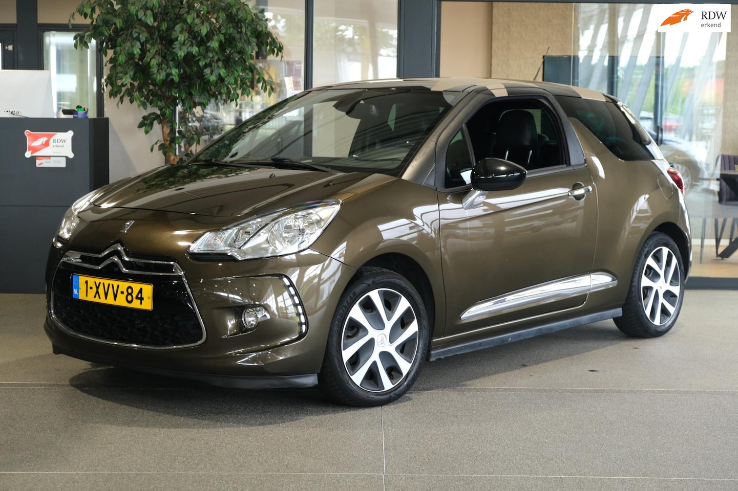 Citroën DS3 - 1.2 VTi So Chic Navi Leder Cruise Pdc Led Climate - AutoWereld.nl