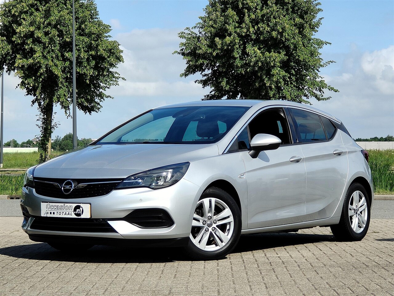 Opel Astra - 1.2 Elegance | Trekhaak | Camera | Stuur+Stoelverwarming | Carplay - AutoWereld.nl