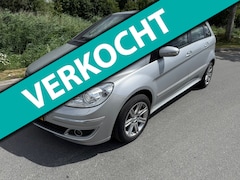 Mercedes-Benz B-klasse - 200 AUTOMAAT/XENON/PDC/STOEVERWARMING/NIEUWE AUTOMAATBAK/DEALER ONDERHOUDEN/NIEUWE APK/INR