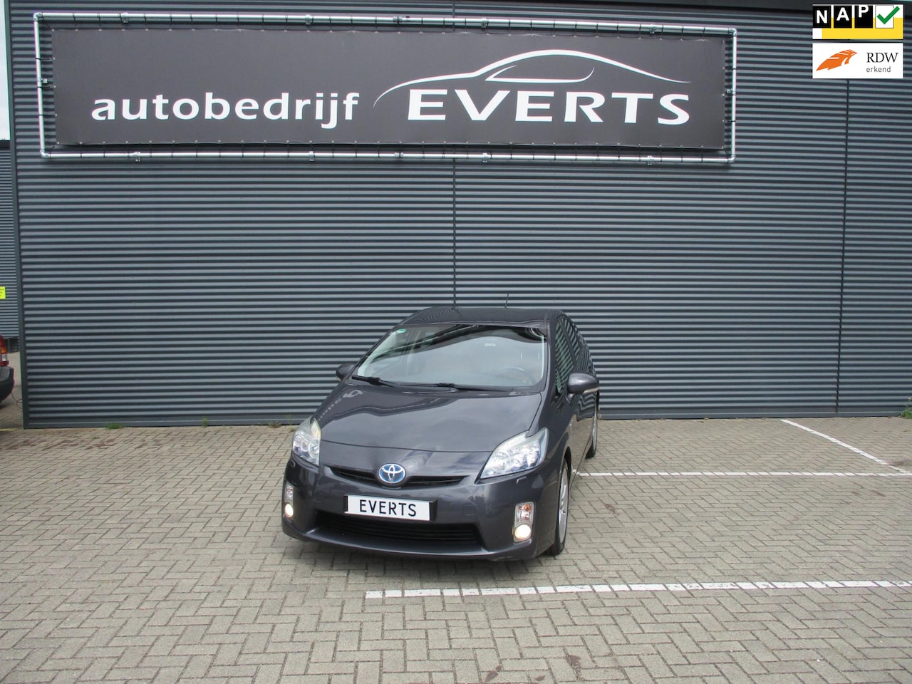 Toyota Prius - 1.8 Dynamic 122910 Km Nap toyota dealer onderhouden zeer compleet ne mooie auto nu scherpe - AutoWereld.nl
