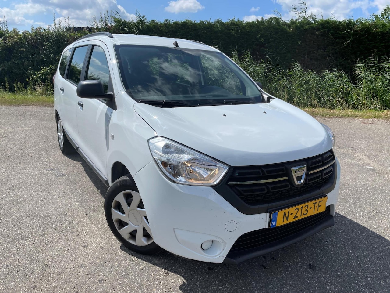Dacia Lodgy - 1.3 TCe Essential - 7 ZITTER - NED AUTO - AIRCO - AutoWereld.nl
