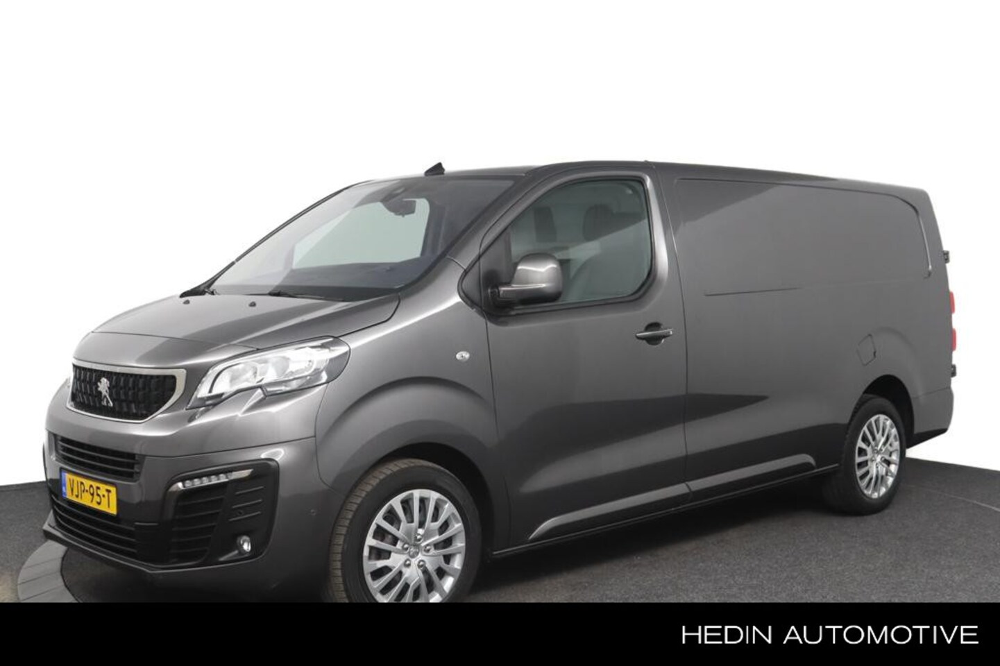 Peugeot Expert - 2.0 BlueHDI 180pk Aut. Long L3 Asphalt 3-Pers. | Navigatie | Apple Carplay | Stoelverwarmi - AutoWereld.nl