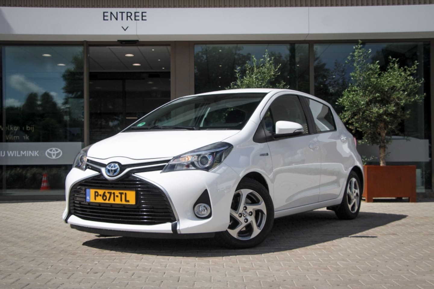 Toyota Yaris - 1.5 Hybrid Trend | Camera | Navigatie - AutoWereld.nl