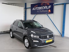Volkswagen T-Roc - 1.0 TSI Style - N.A.P. Airco, Cruise, Navi, PDC, Camera