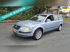 Volkswagen Passat Variant - 2.3 V5 Comfortline LEUKE AUTO RIJDT EN SCHAKELT GOED