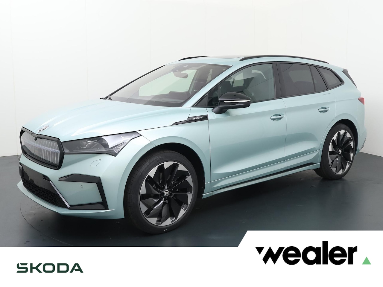 Skoda Enyaq iV - 60 Sportline 180 pk | Navigatie | Apple Carplay/Android Auto | Crystal Face | Panoramadak - AutoWereld.nl