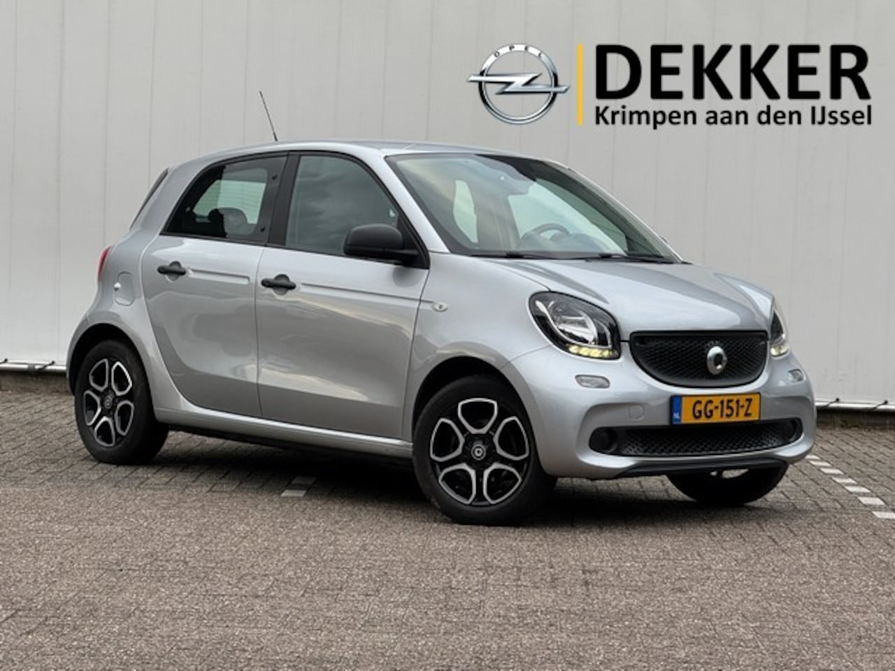 Smart Forfour - 1.0 Pure met Climate Controle, LM Velgen, Cruise Controle, All Season - AutoWereld.nl