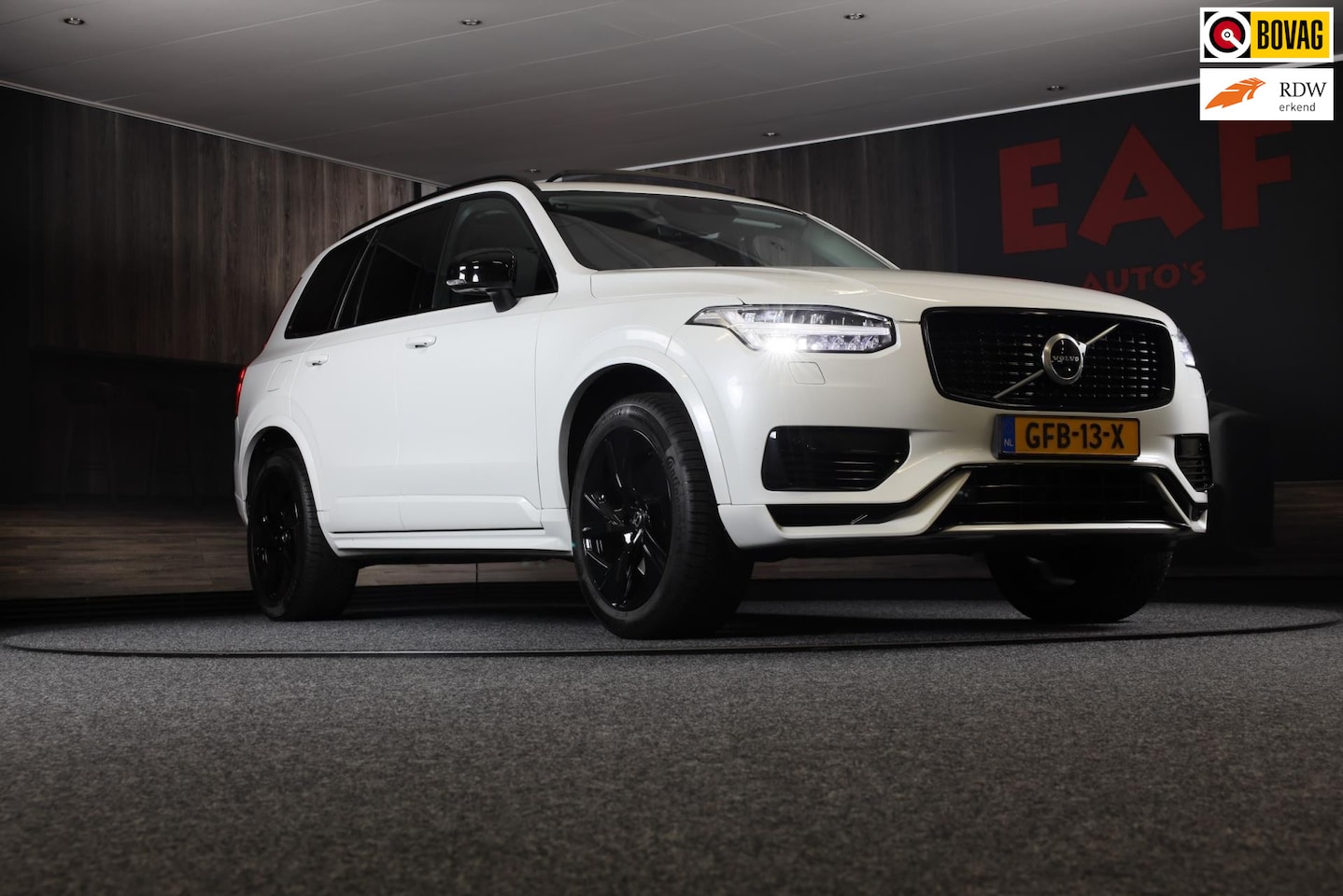 Volvo XC90 - 2.0 T8 Twin Engine AWD Momentum Pro / 7 Zitter / ACC / Lane Assist / 360 Camera / Leder / - AutoWereld.nl