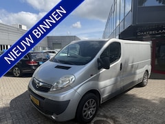 Opel Vivaro - 2.5 CDTI L2H1 LET OP MOTOR LOOPT OP 3 CILINDERS