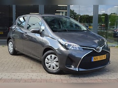 Toyota Yaris - 1.0 VVT-i Aspiration | Achteruitrij Camera | Bluetooth Media | Elektrische ramen |