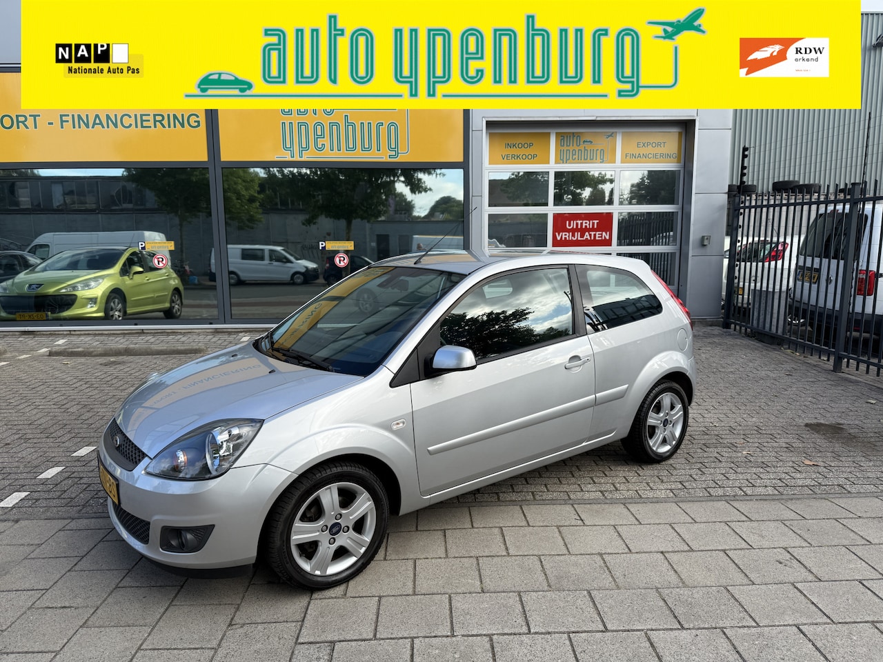 Ford Fiesta - 1.6-16V Futura XL Automaat * 53.119 Km * Climatronic * 1 Eigenaar * - AutoWereld.nl