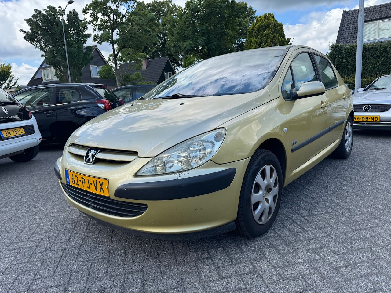 Peugeot 307 - 2.0-16V Navtech 2.0-16V Navtech 5Drs,136pk,Apk 4/9/25,Airco,Navi,Trekhaak - AutoWereld.nl