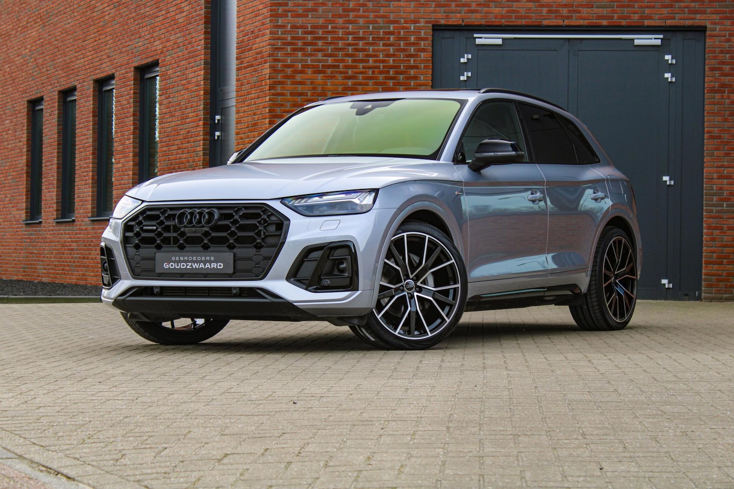 Audi Q5 - 55 TFSI e S edition | Luchtvering | Pano | Trekhaak elek. | Massage - AutoWereld.nl