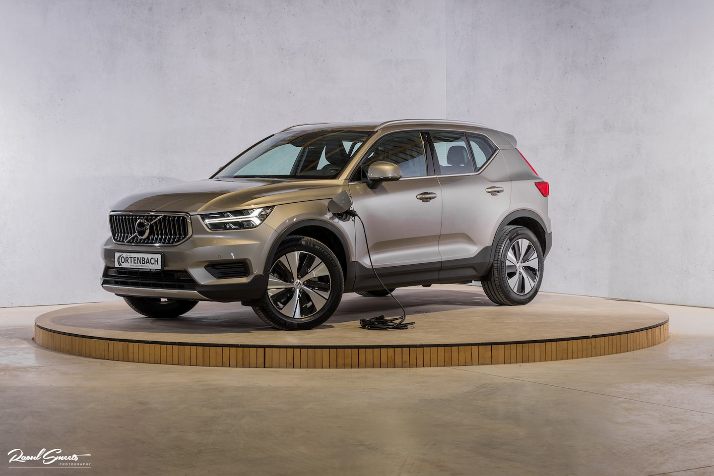 Volvo XC40 - 1.5 T4 Recharge Inscription | Zwenkbare trekhaak | Memory | Cruise control | Leder | Apple - AutoWereld.nl