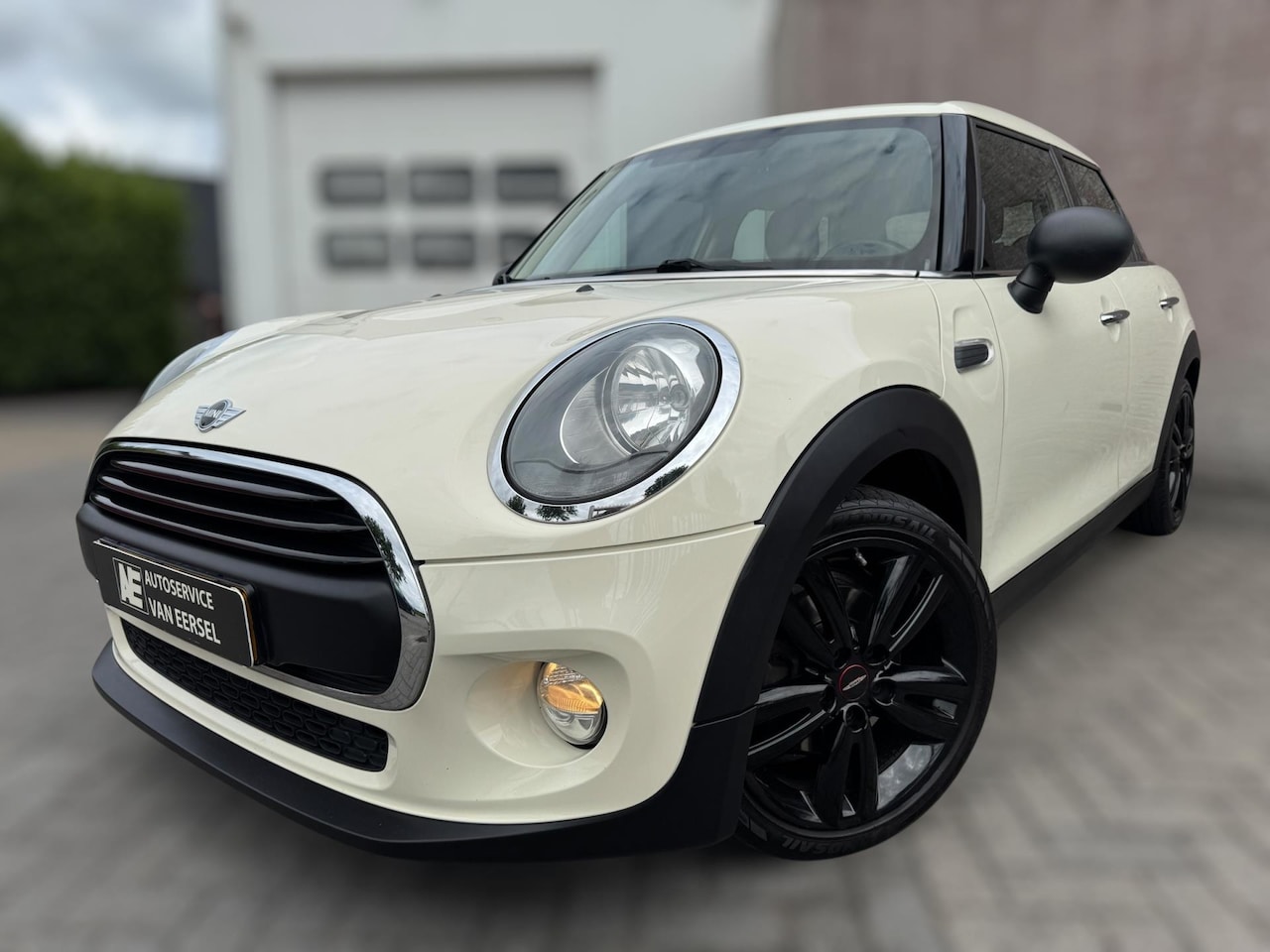 MINI One - 1.5 First PARKEERSENSOREN / LMV / STOELVERWARMING / AIRCO - AutoWereld.nl