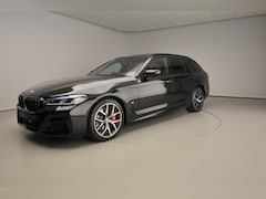 BMW 5-serie Touring - 540i xDrive | M-sportpakket | Laserlicht | HUD | Schuifdak | Trekhaak | Elektr. zetels | D