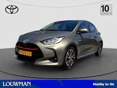 Toyota Yaris - 1.5 Hybrid Dynamic | Apple CarPlay | Camera | Coral Red Pack | LM Velgen |