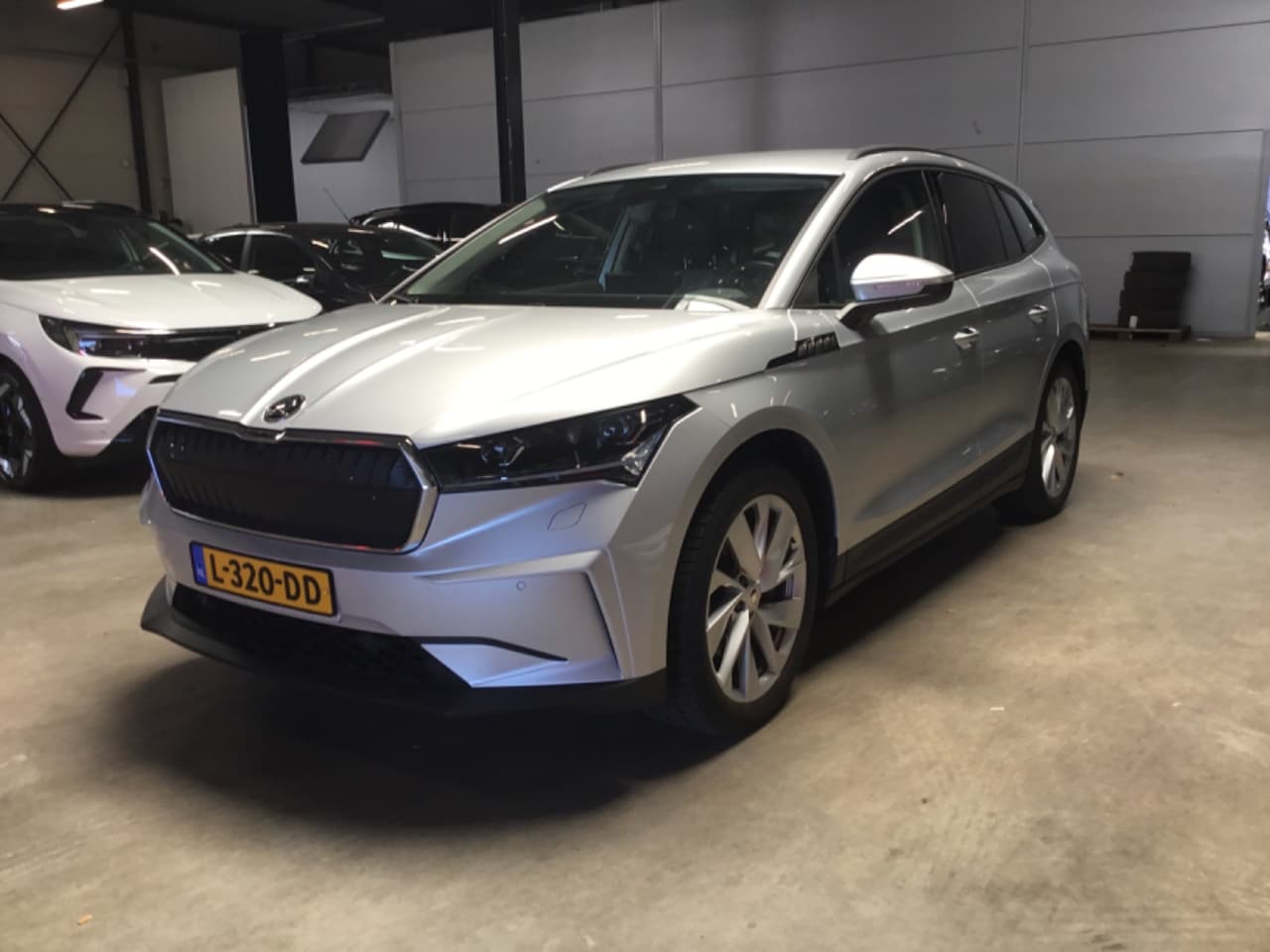 Skoda Enyaq iV - 60 180 pk First Edition | Achteruitrijcamera | Apple Carplay/Android Auto|telefoonintegrat - AutoWereld.nl
