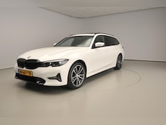 BMW 3-serie Touring - 318i Business Edition | Sport Line| Panoramadak | Trekhaak | HiFi