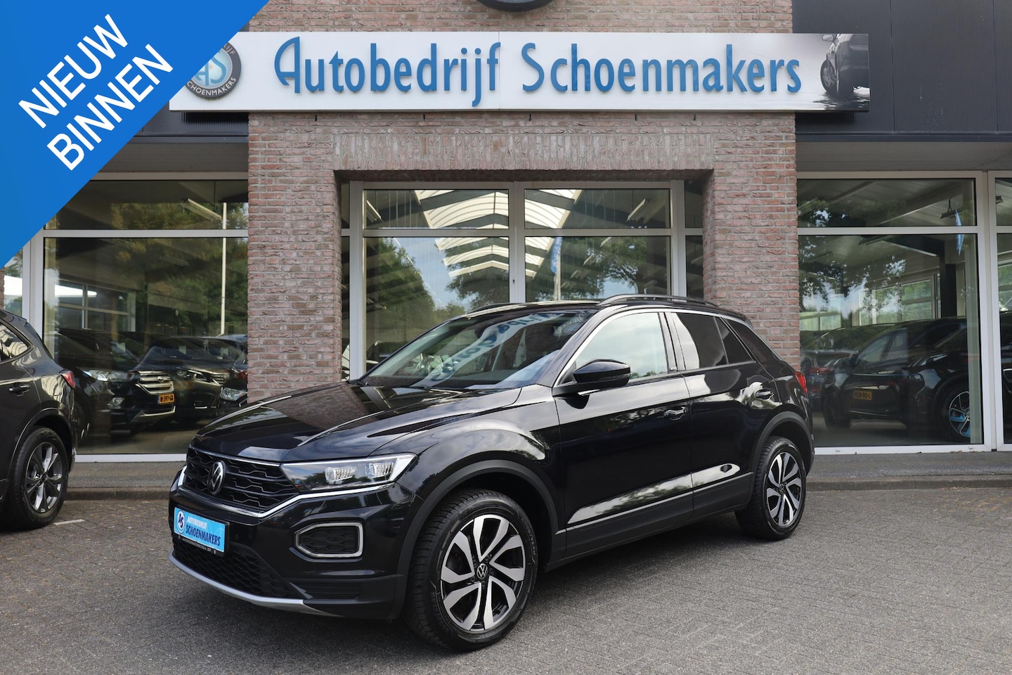 Volkswagen T-Roc - 1.5 TSI Active CARPLAY TREKHAAK-AFN 2xPDC 17"LMV DAB NAVI ACC CLIMA - AutoWereld.nl