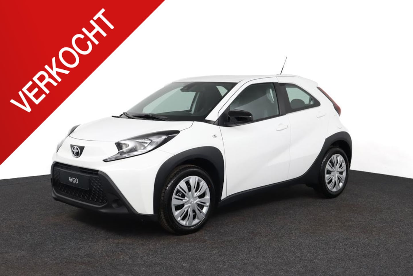 Toyota Aygo X - 1.0 VVT-i MT Play | 10x Aygo X nieuw op voorraad | Direct rijden | - AutoWereld.nl