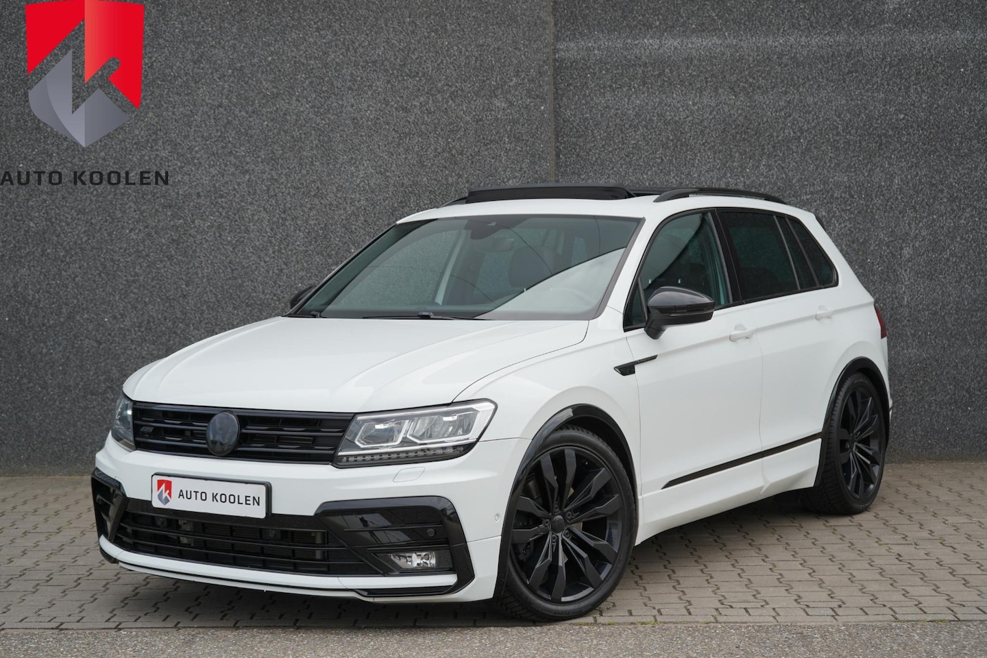 Volkswagen Tiguan - 2.0 TSI 4 motion 3x R-line /Leder/PANO/H&R/ACC/Camera - AutoWereld.nl
