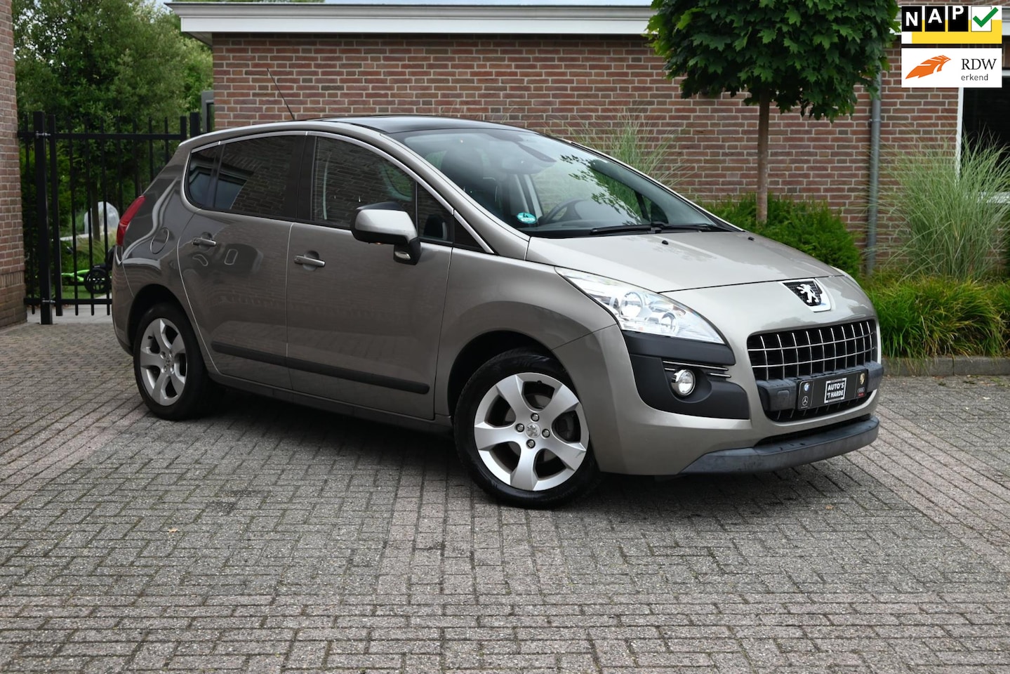 Peugeot 3008 - 1.6 VTi ST 120 PK NL Auto Trekhaak Cruise Clima Navi 17'' - AutoWereld.nl