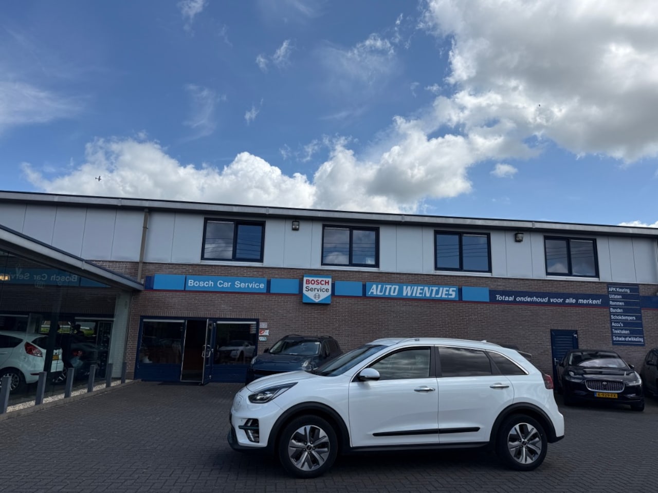 Kia e-Niro - ExecutiveLine 64kWh | Leer | Navi - AutoWereld.nl