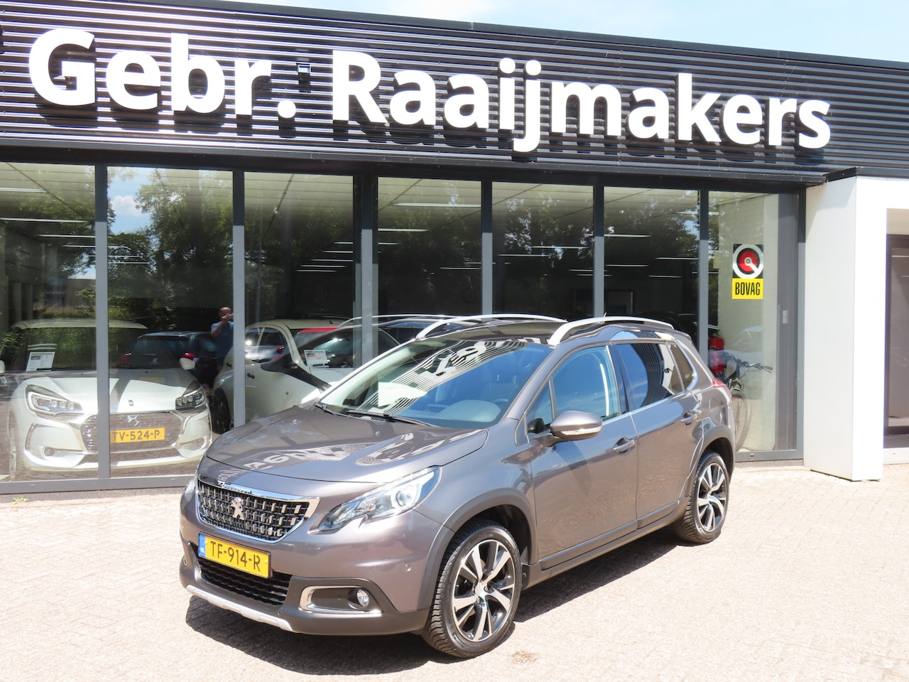 Peugeot 2008 - 1.2 PureTech Allure*Panoramadak*Navi*Leder* - AutoWereld.nl