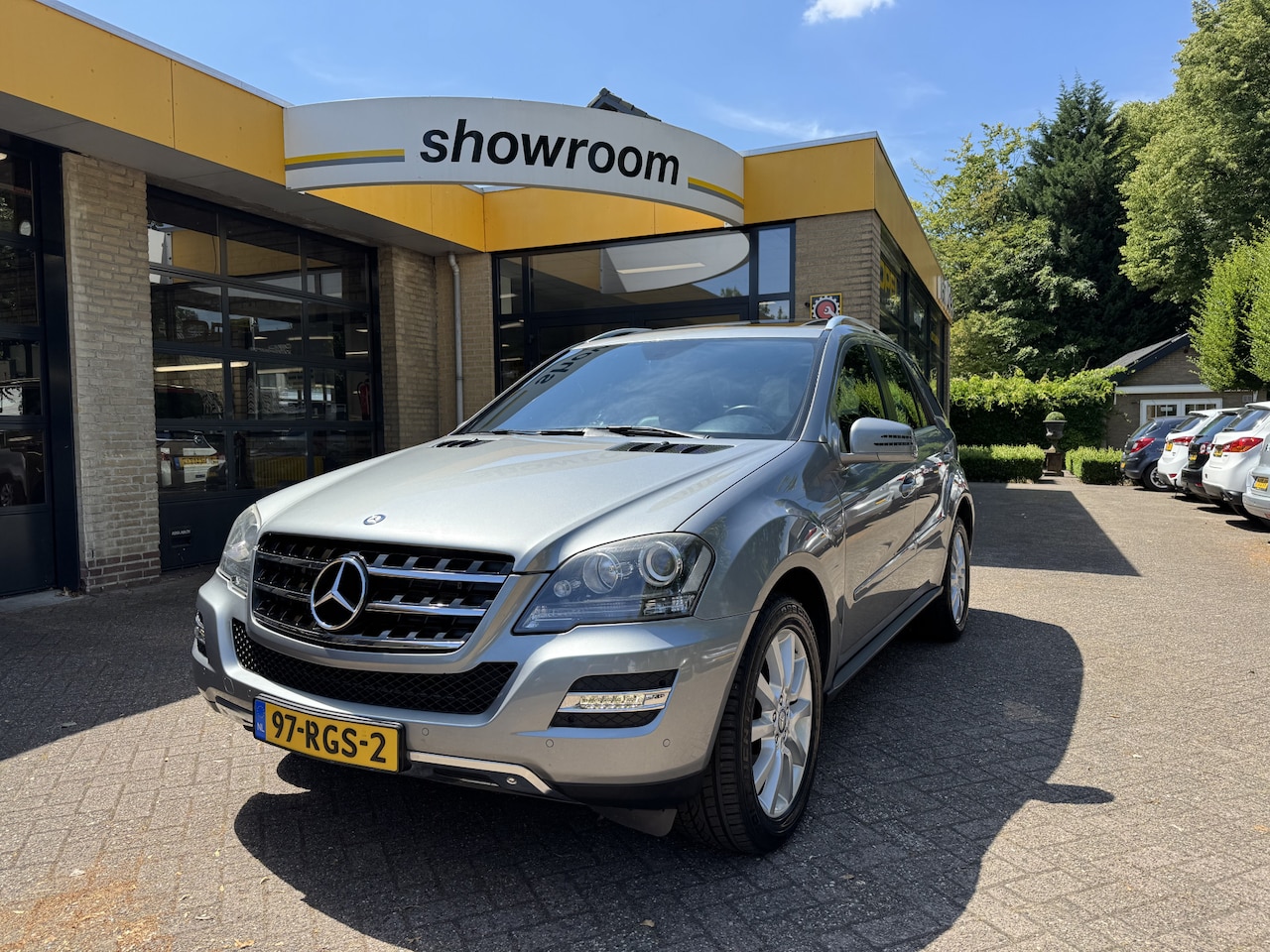 Mercedes-Benz M-klasse - 300 CDI BlueEFFICIENCY Luchtvering Climate Control Airco Schuifdak Navi - AutoWereld.nl