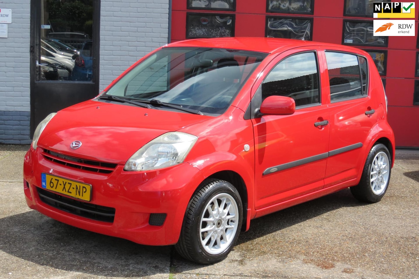 Daihatsu Sirion 2 - 1.0-12V , AIRCO , SPORTVELEGEN , NWE APK - AutoWereld.nl